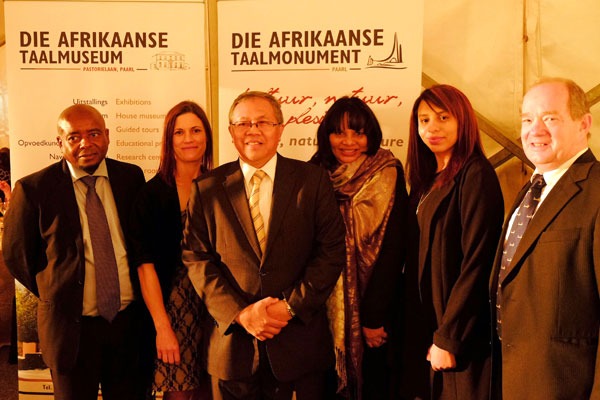 10-Okt-Taalmonument-40-amptelike-viering-1