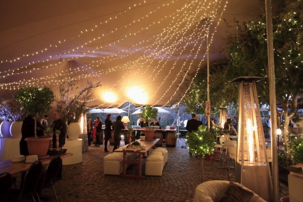 Die gaste begin opdaag by D'Aria vir die negende ATKV Woordveertjie-geleentheid